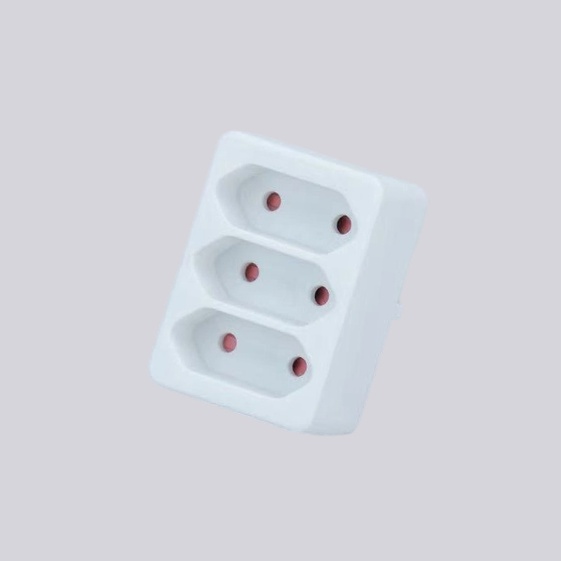 G01/3 three flat plgus adaptor